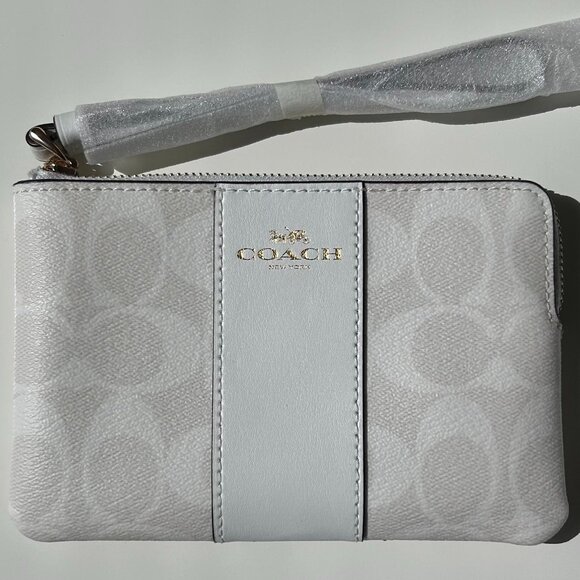 Coach Wristlet, Mother's Day Gift - Picture 2 of 5